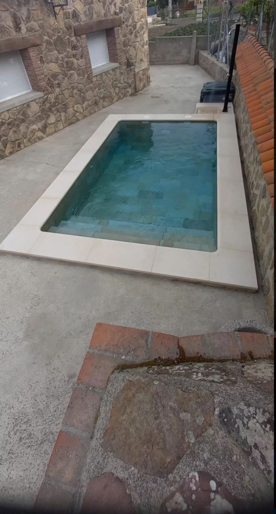 Piscina de Tus Casitas de Navaluenga