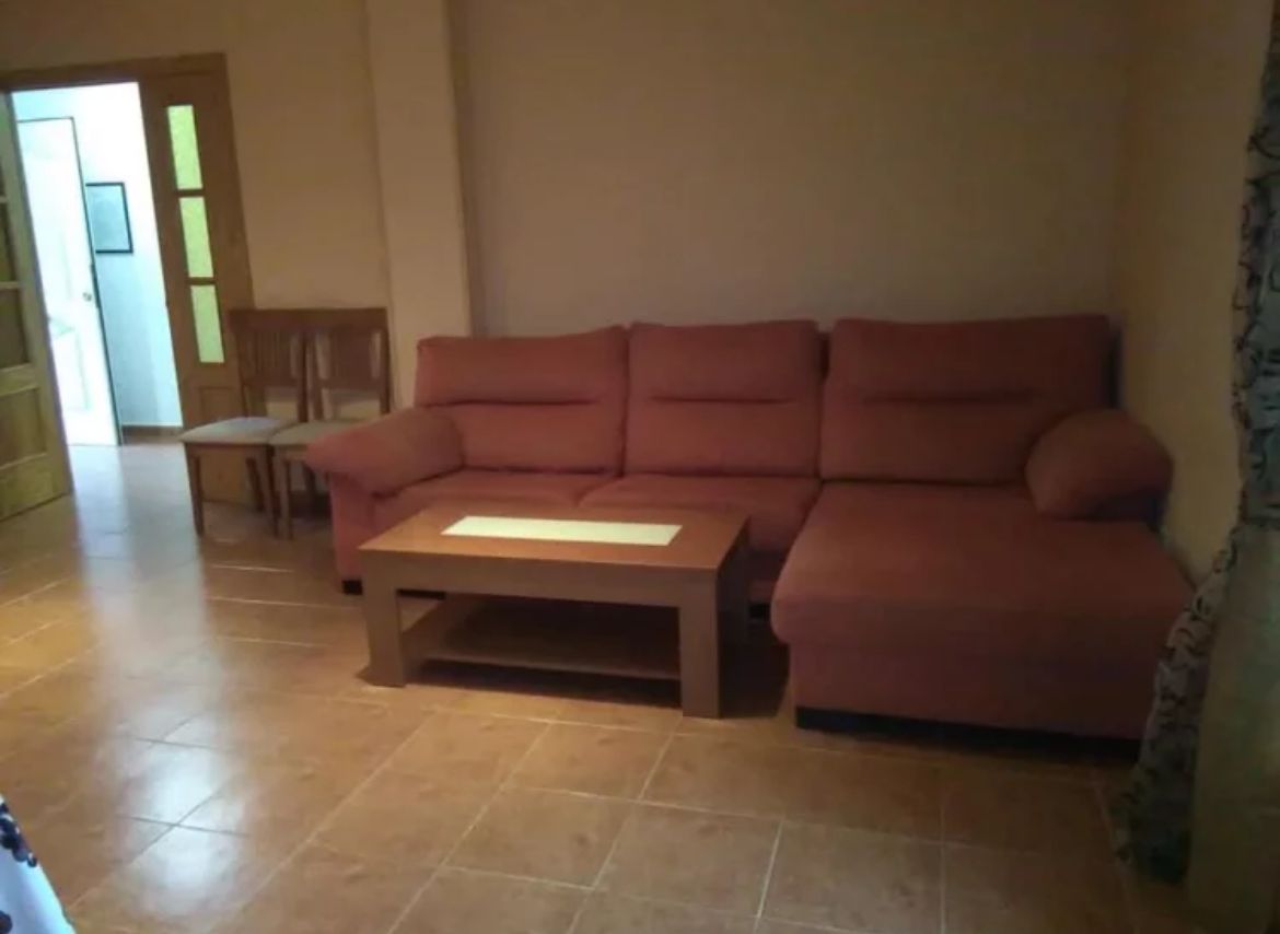 Salón de Tus Casitas de Navaluenga